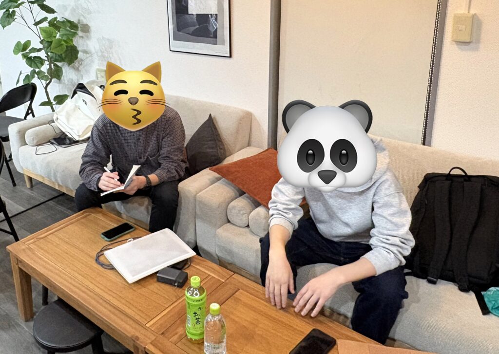 新大阪Bizのソファ